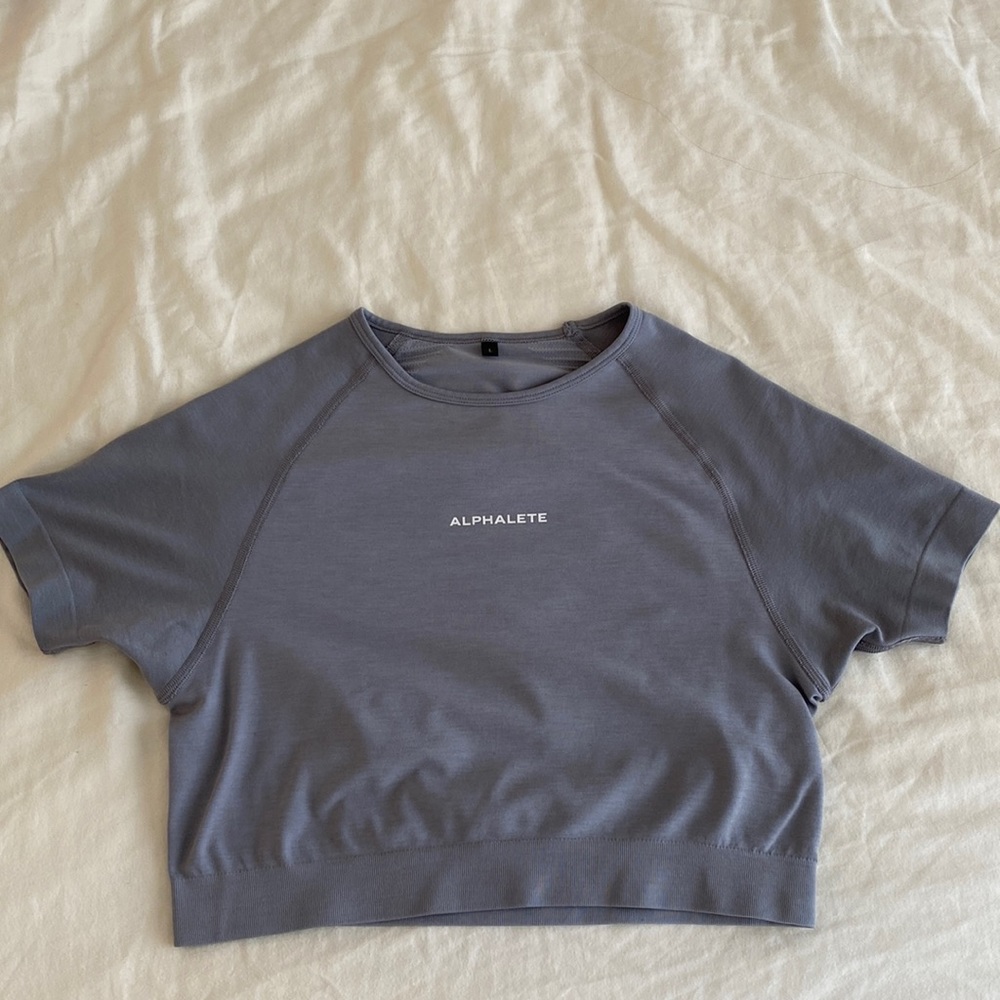 Alphalete cropped grey tee